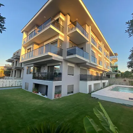 Dubleks Havuzlu Sifir Daire Apartman Çeşme