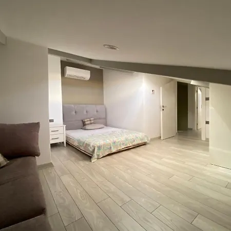 Dubleks Havuzlu Sifir Daire * Cesme
